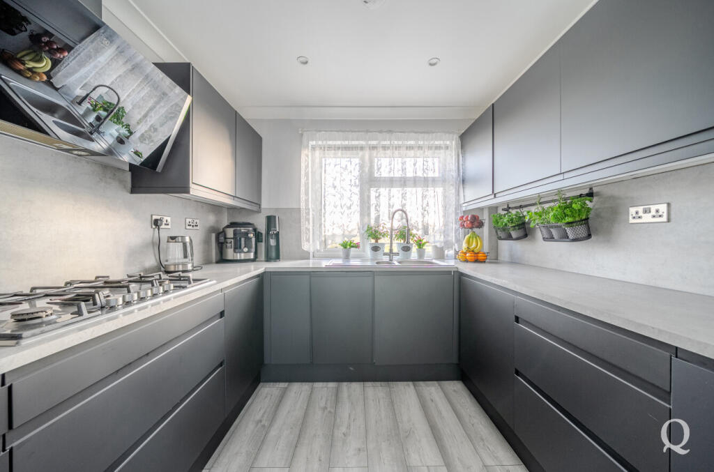 6e38a6ef-bf44-486...