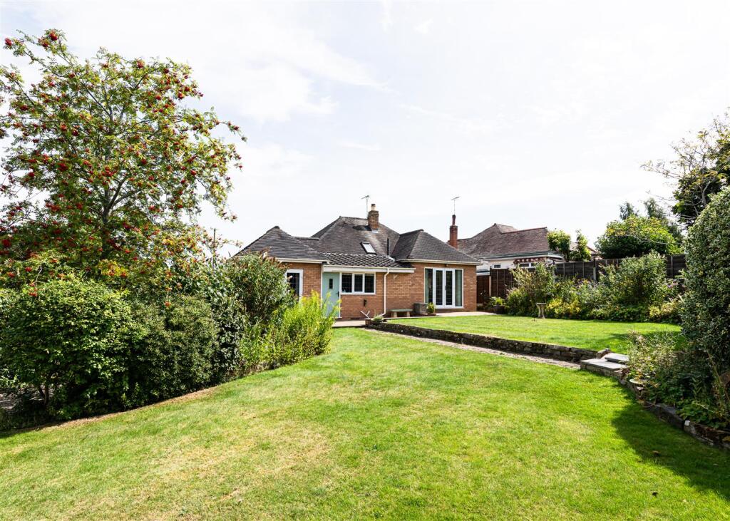 8 Crockington Close-Garden 5.jpg