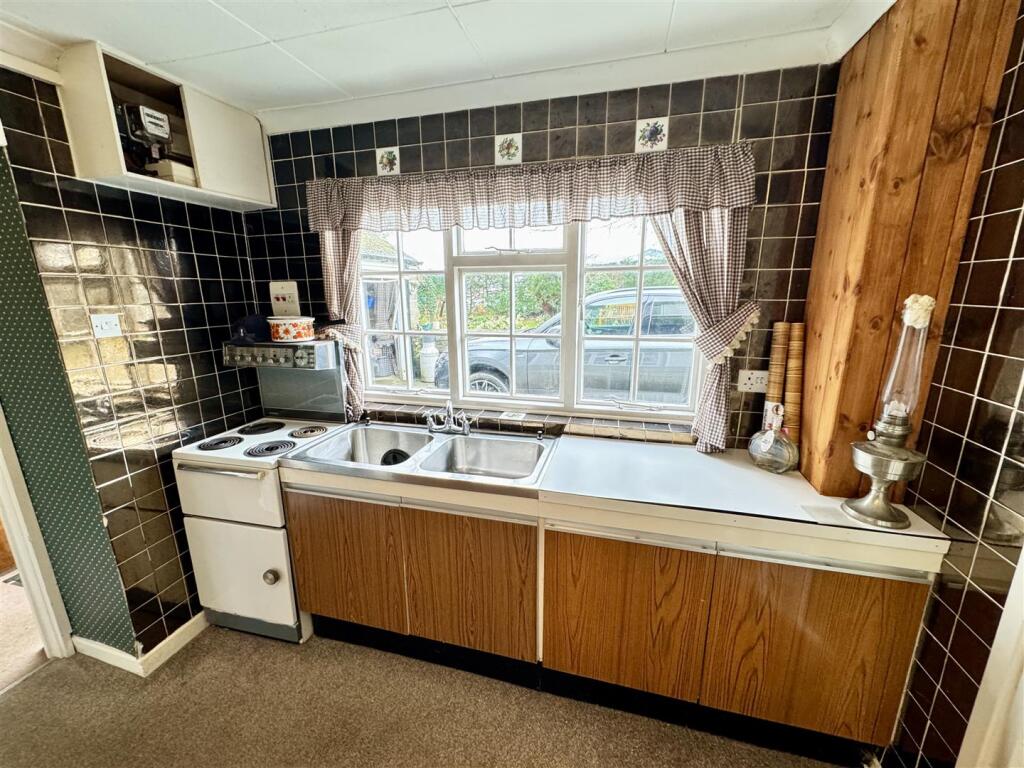 Kitchen - dining room