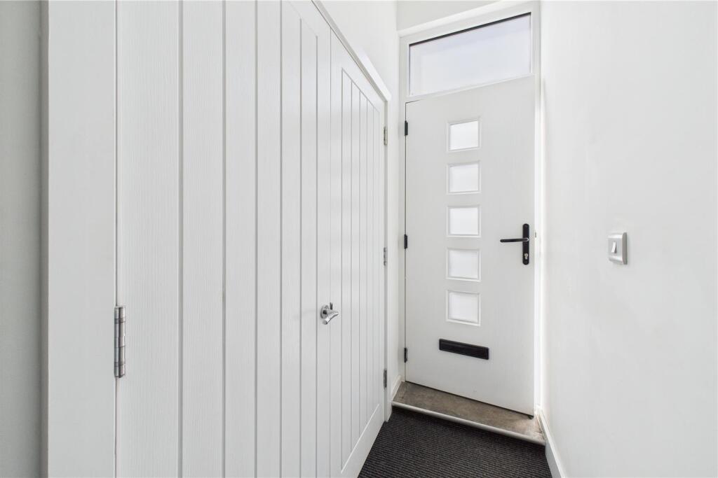 Flats 1 &amp; 2, 379 Bath Road, Arnos Vale, Bristol BS