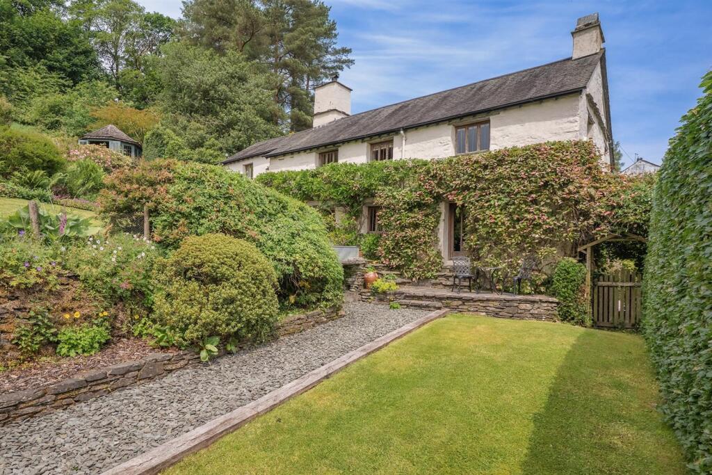 44 lower garden.jpeg