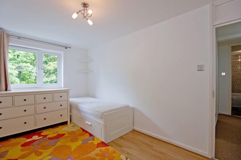 Bedroom 2.1