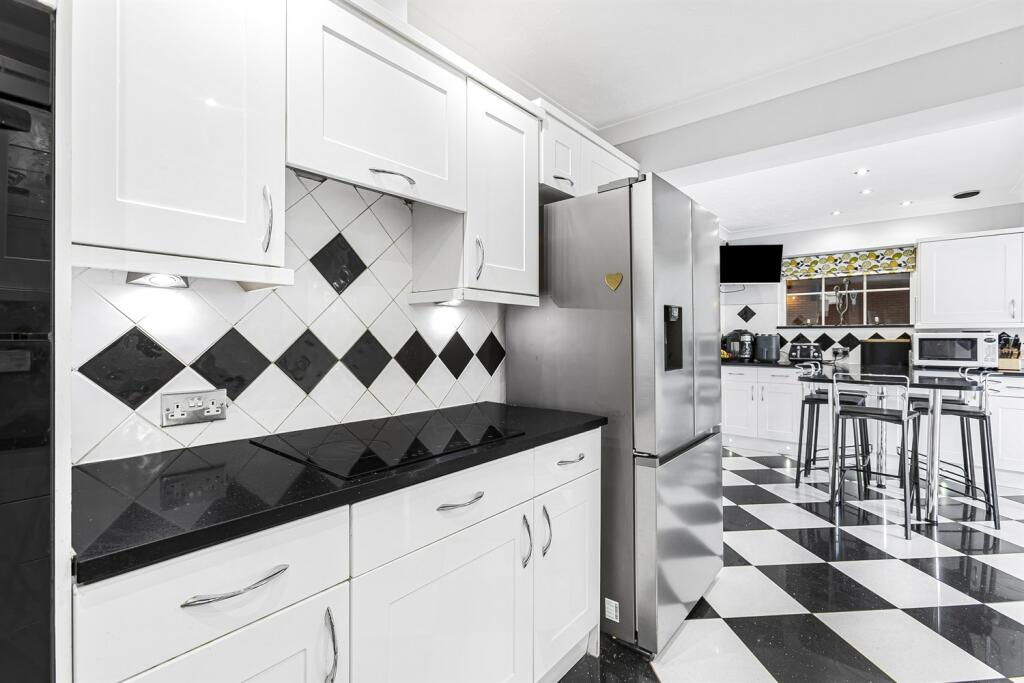 Kitchen/Breakfast Ro