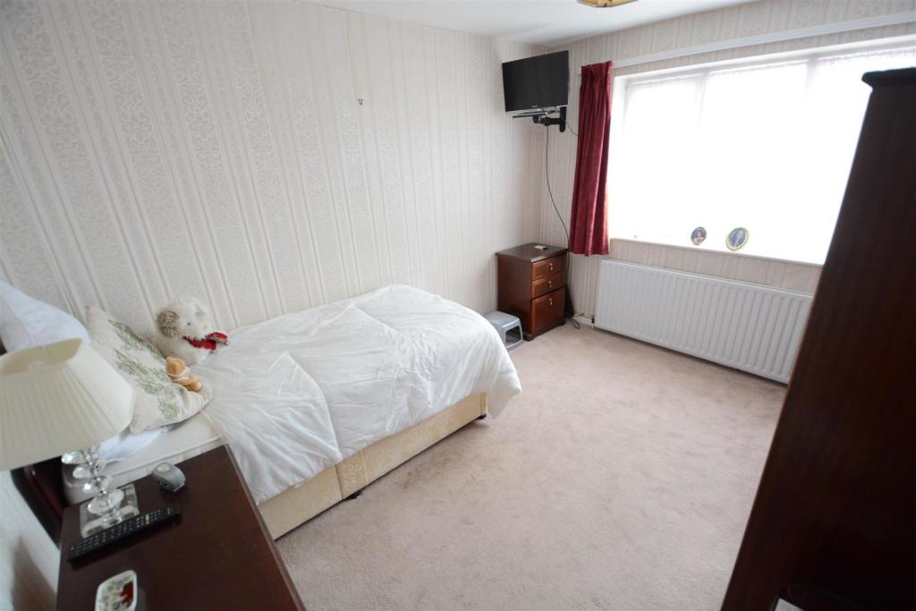 Bedroom 1 (rear)