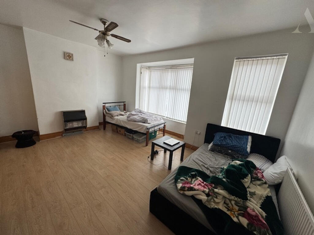 27 College Road Bedroom 1.jpeg