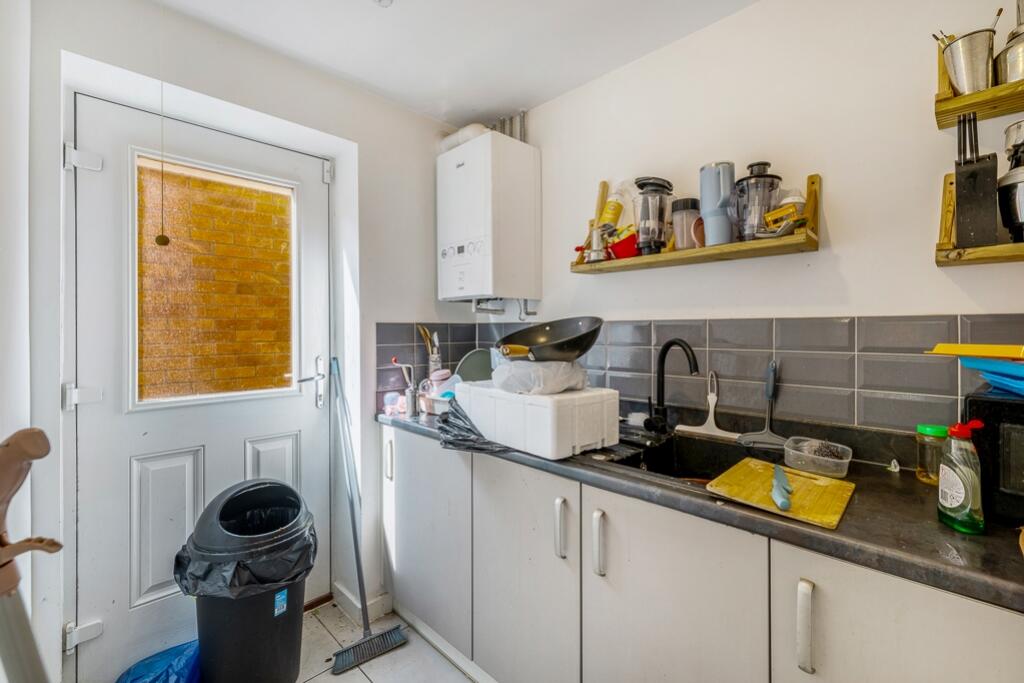 71 Swift Gardens (Kirton)-16