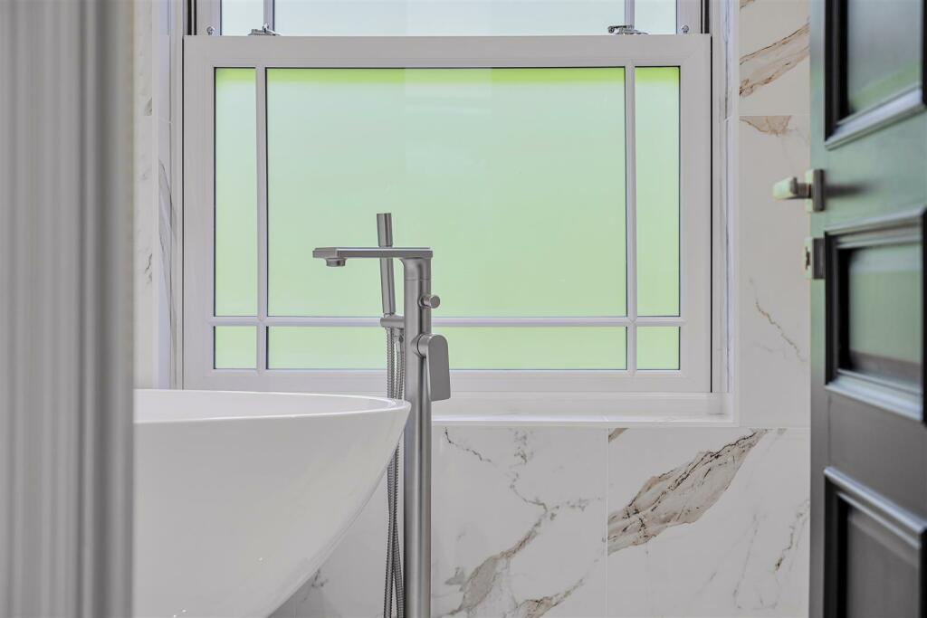 CUNLIFFE CLOSE, 1  (2).jpg