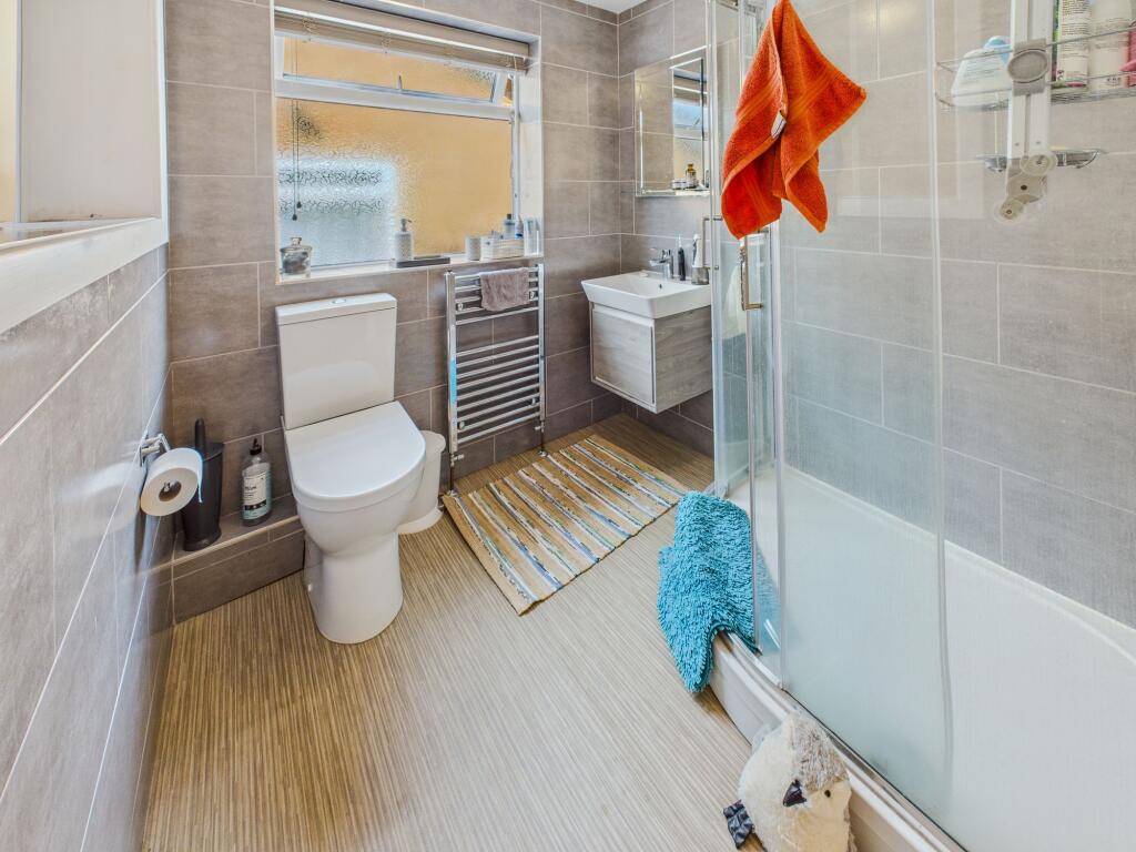 Bedroom Two En Suite