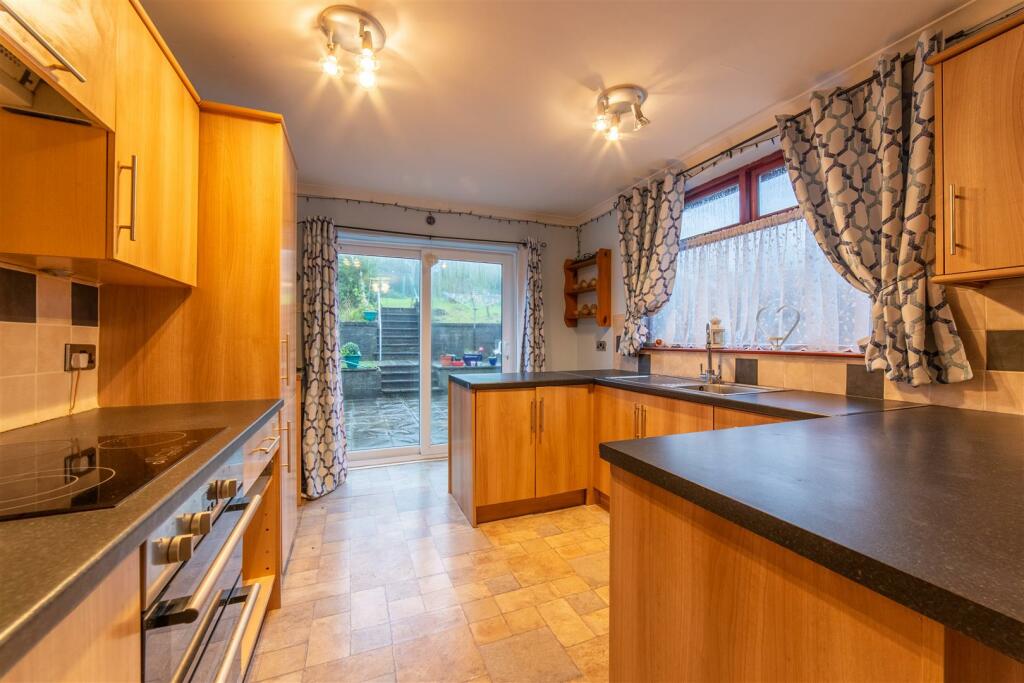 53 Sunnybank Rd-23.jpg