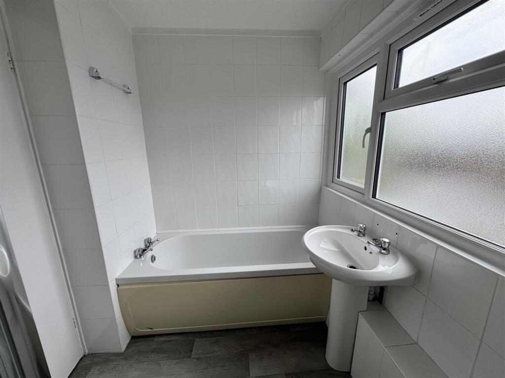 Main Bathroom