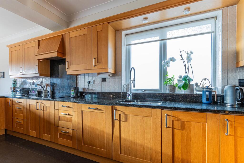 Dan Y Coed 20-31.jpg