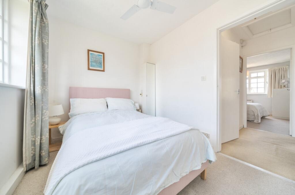 1372656-18-68fab38286511