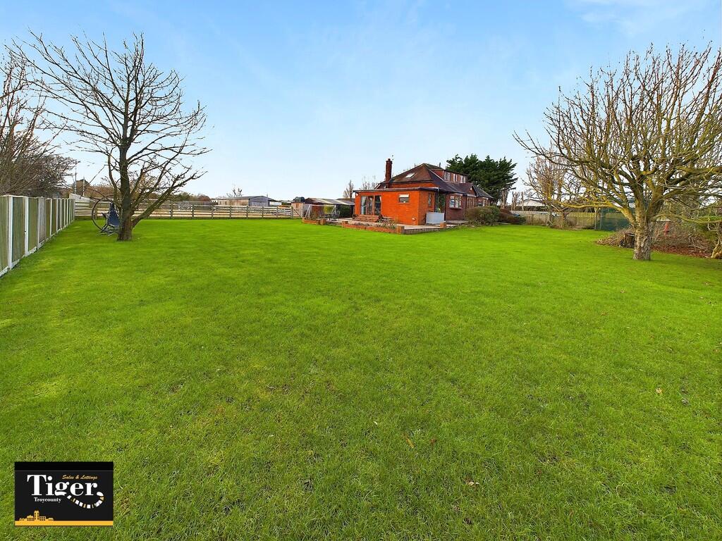 CAM02176G0-PR0427...