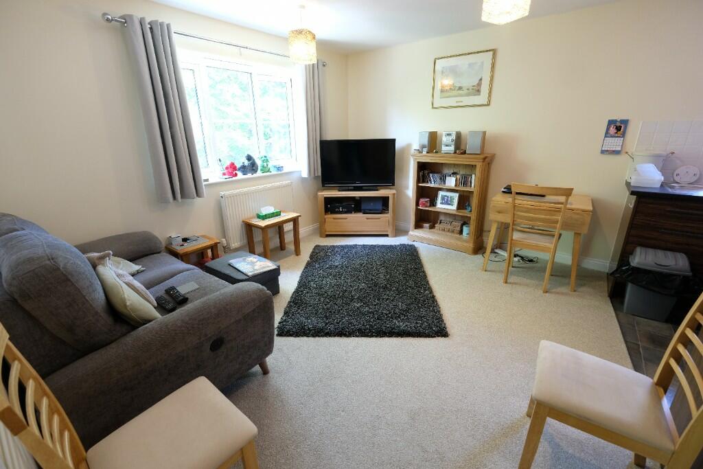 OPEN PLAN ROOM