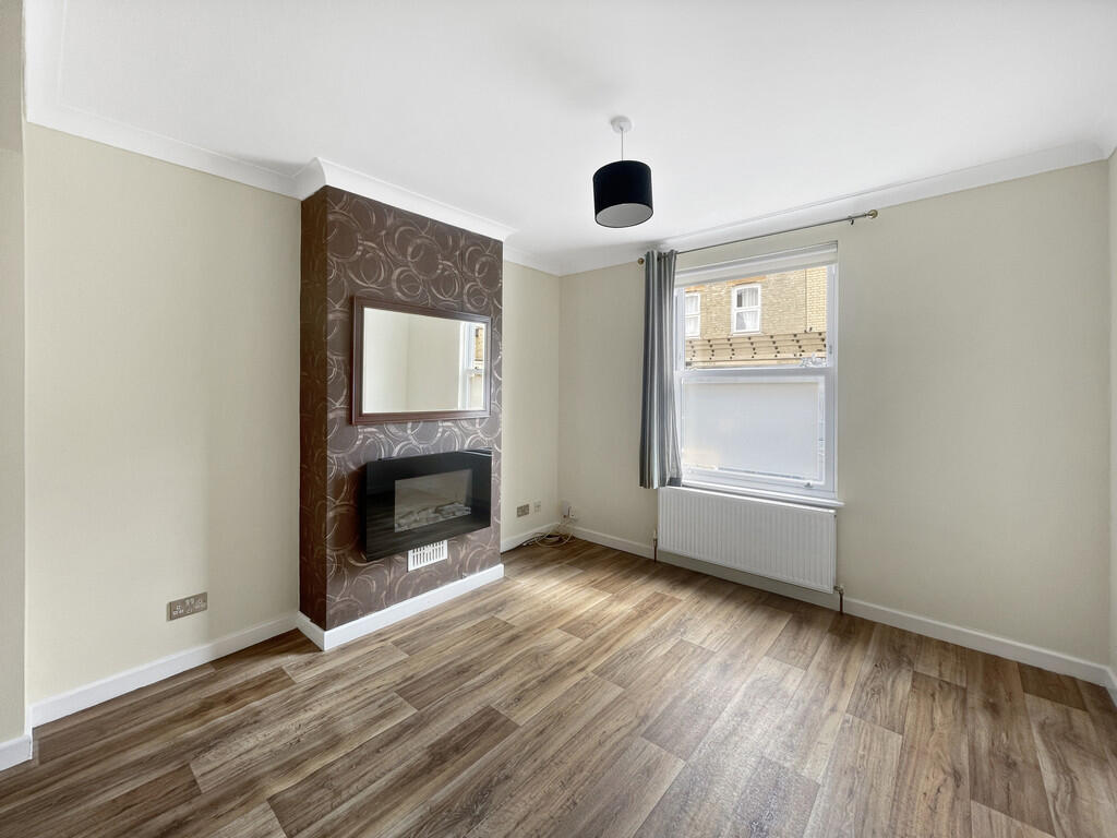 Living room (2)