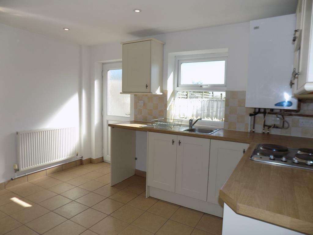 EAT-IN KITCHEN