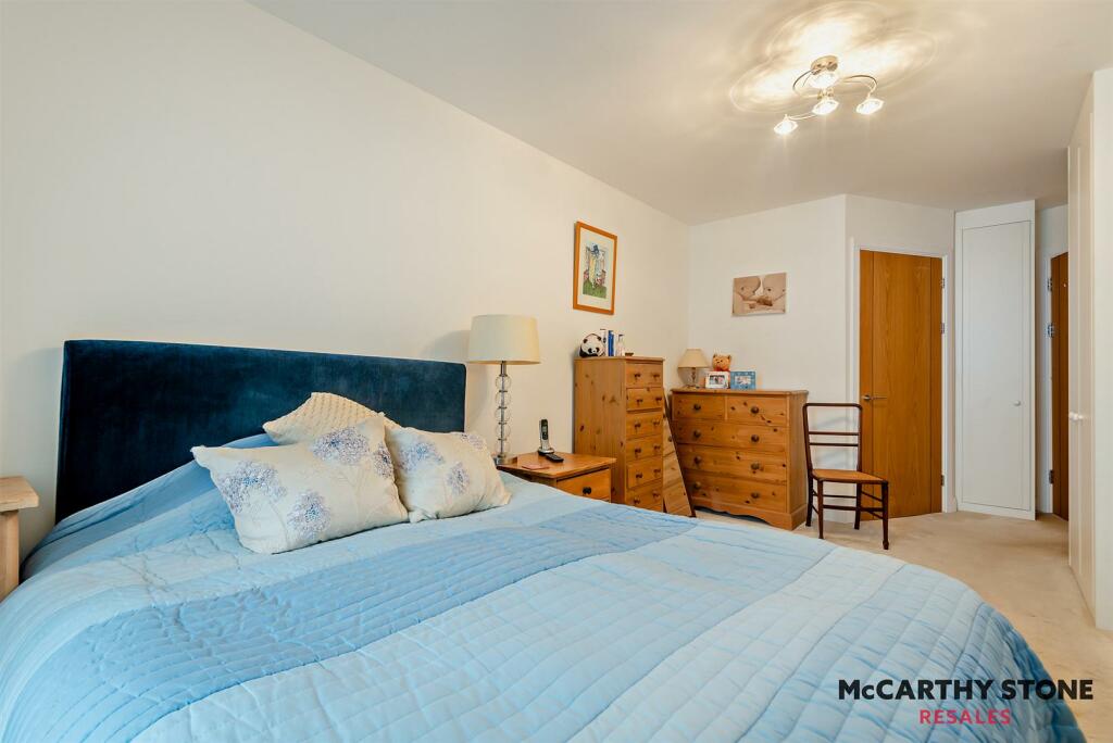 8622195-interior07-800.JPG