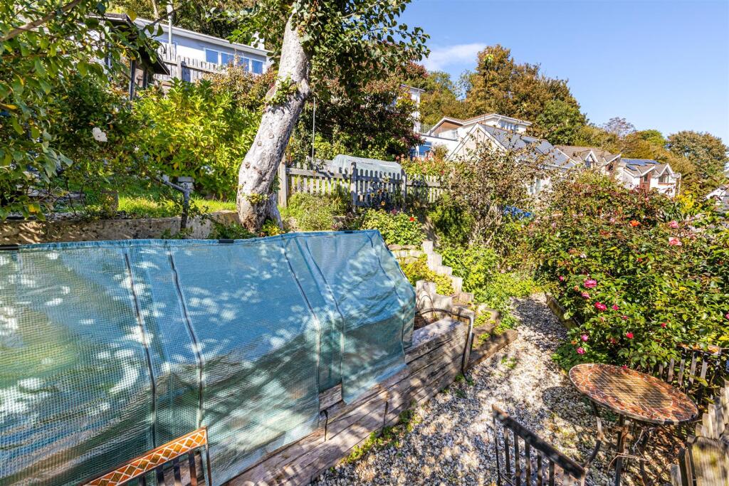 A07 - 9 Broad Park, Dartmouth - 250924.jpg