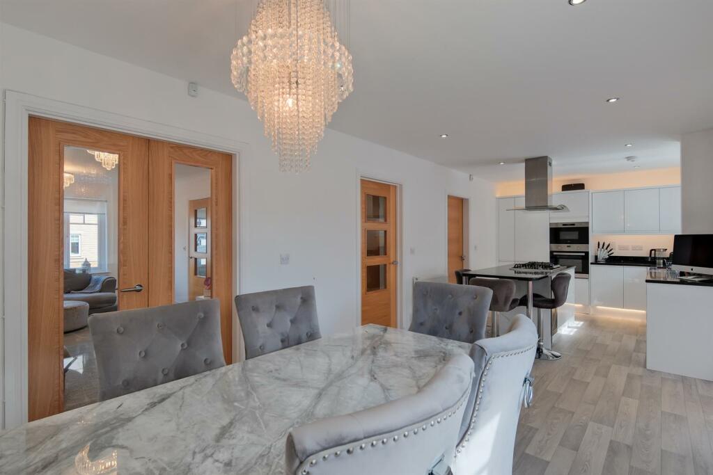 045-5 Curriefield View, Cleland ML1 5GQ.jpg