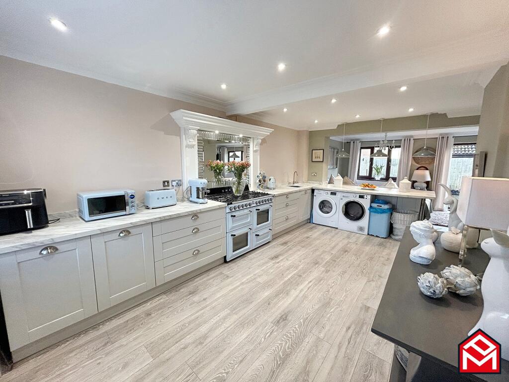 Open Plan Kitchen/ Dining/ Living