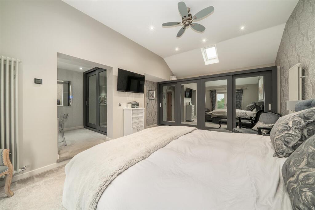 Bedroom1-3.jpg