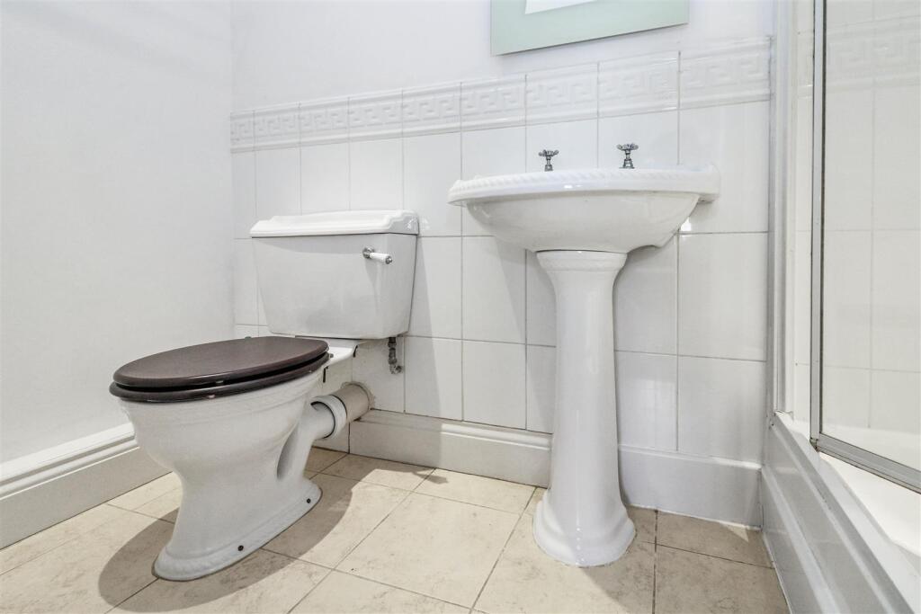 En Suite Shower Room