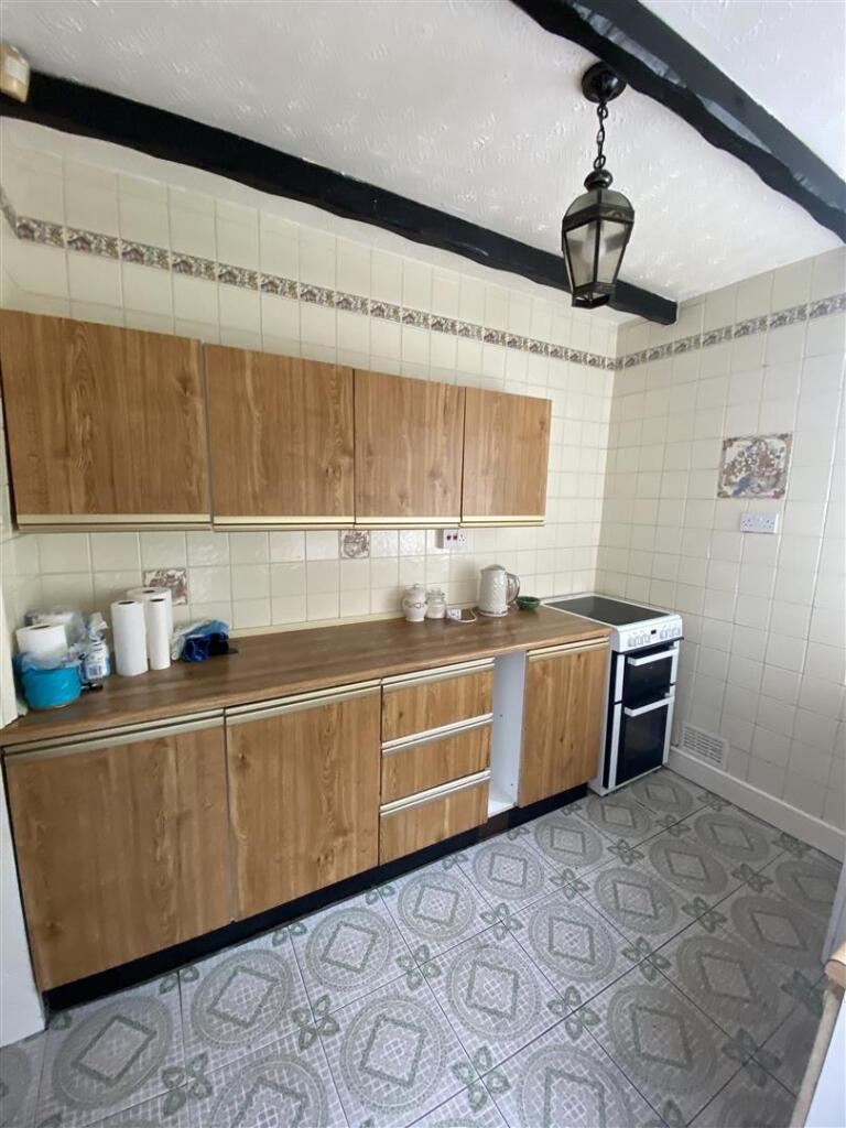 Kitchen: