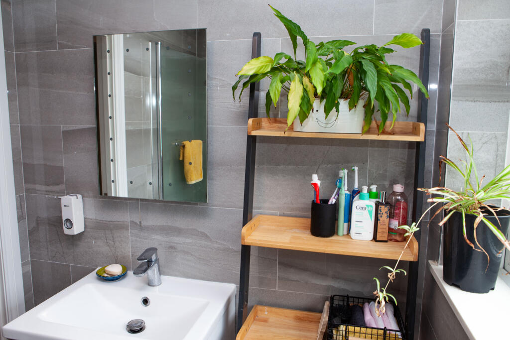 12 Bathroom