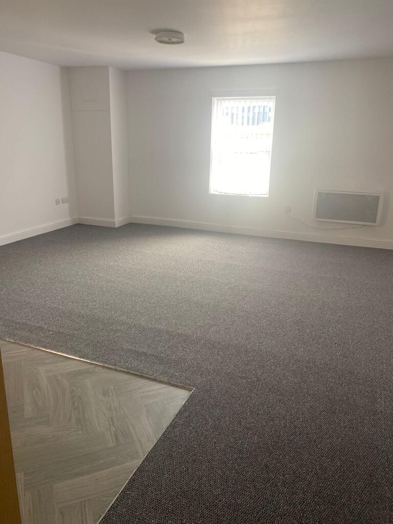 Flat 2, 126-128 South Road L22  0ND