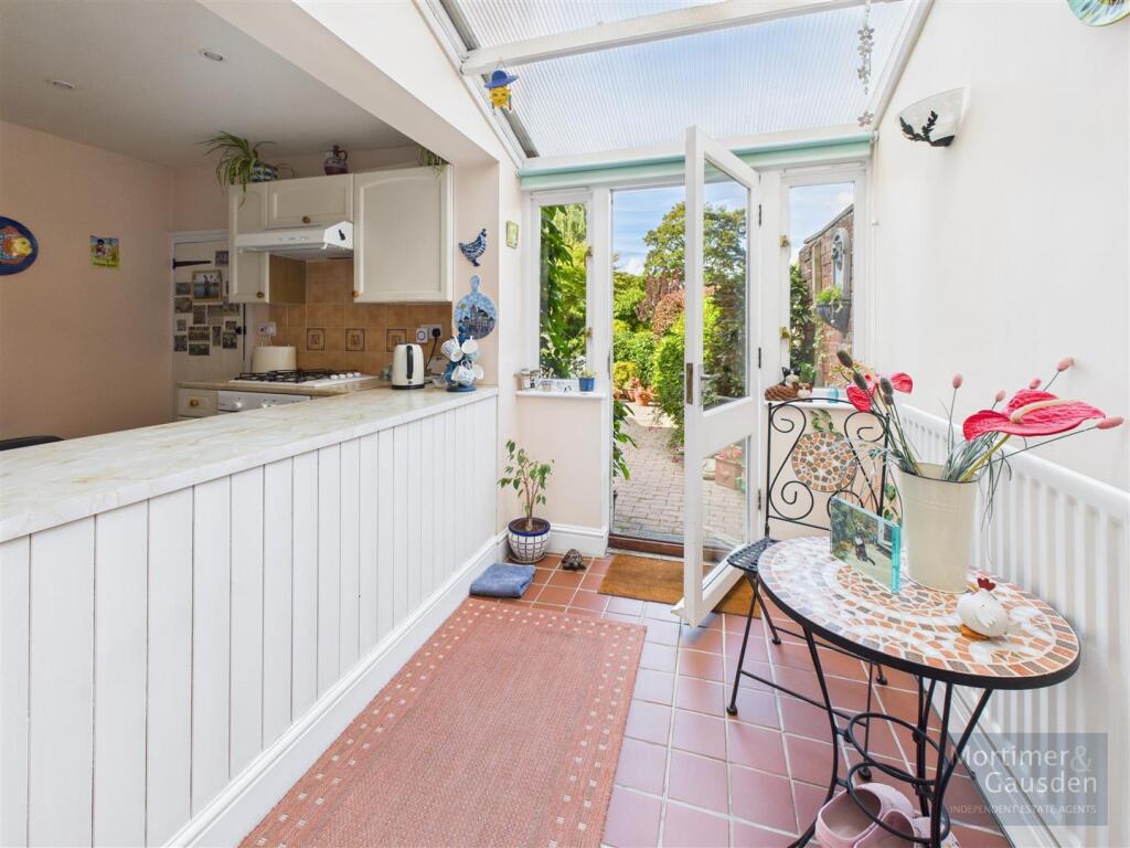 Kitchen/Breakfast Room