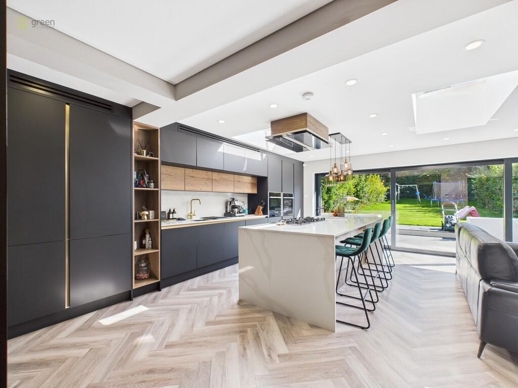 CAM03830G0-PR0221...