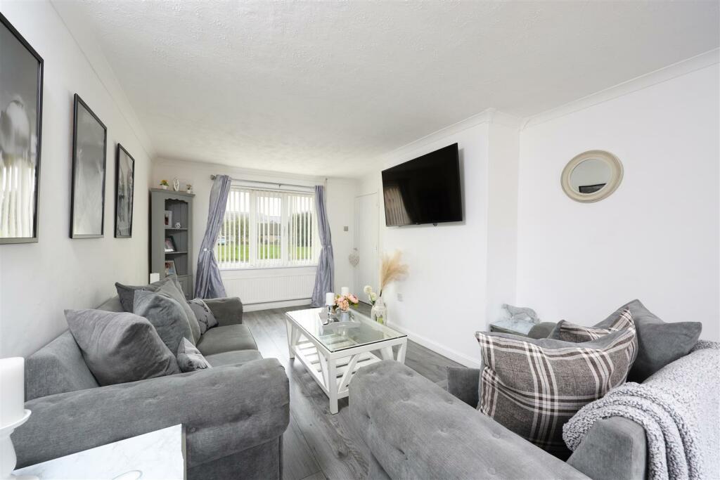 21 Allington Way 9.JPG