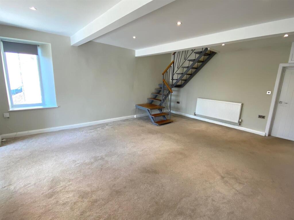 Bramleys Estate Agents - Hall Lane, Kirkburton (3)