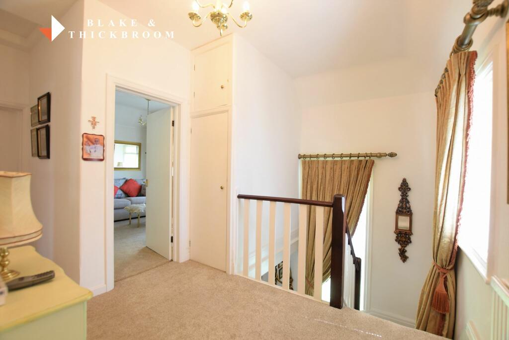 FIRST FLOOR GALLERIED LANDING