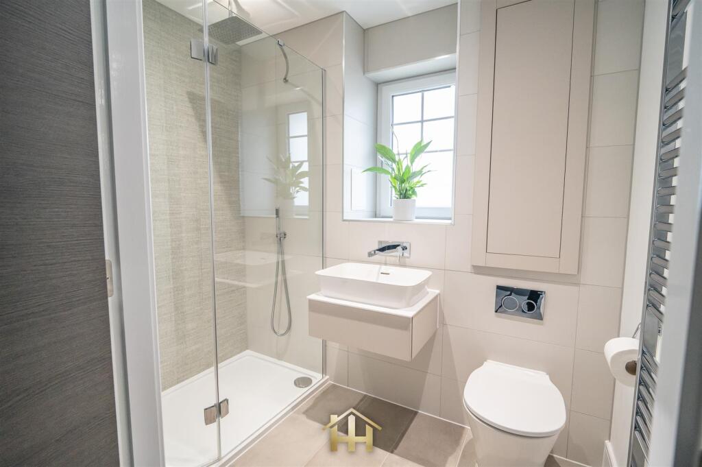 5 NEWALL TERR 080225 EDIT (46 of 54).jpg