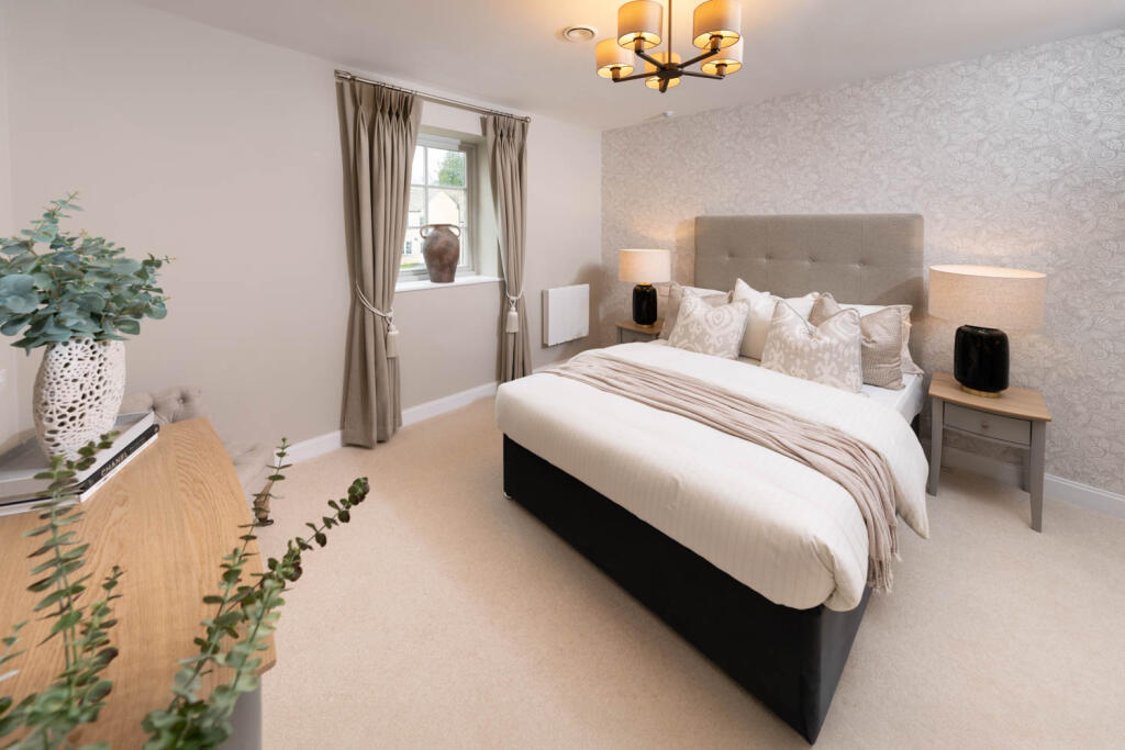 Hawkesbury Place, Stow-on-the-Wold - Typical Second Bedroom 