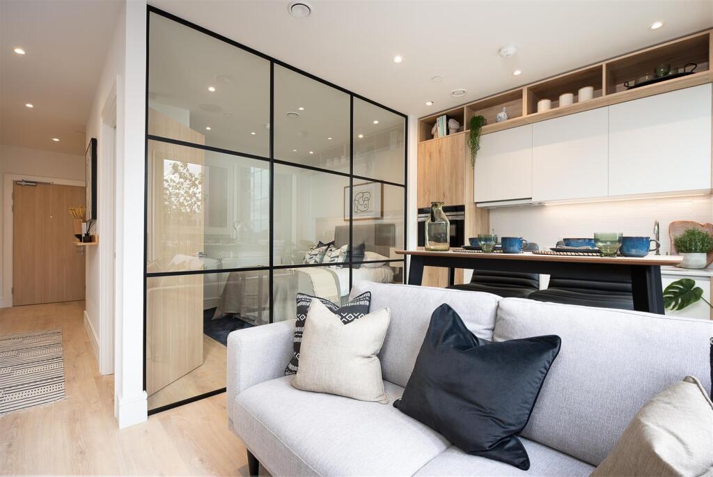 Show flat 3_HR-003.jpg