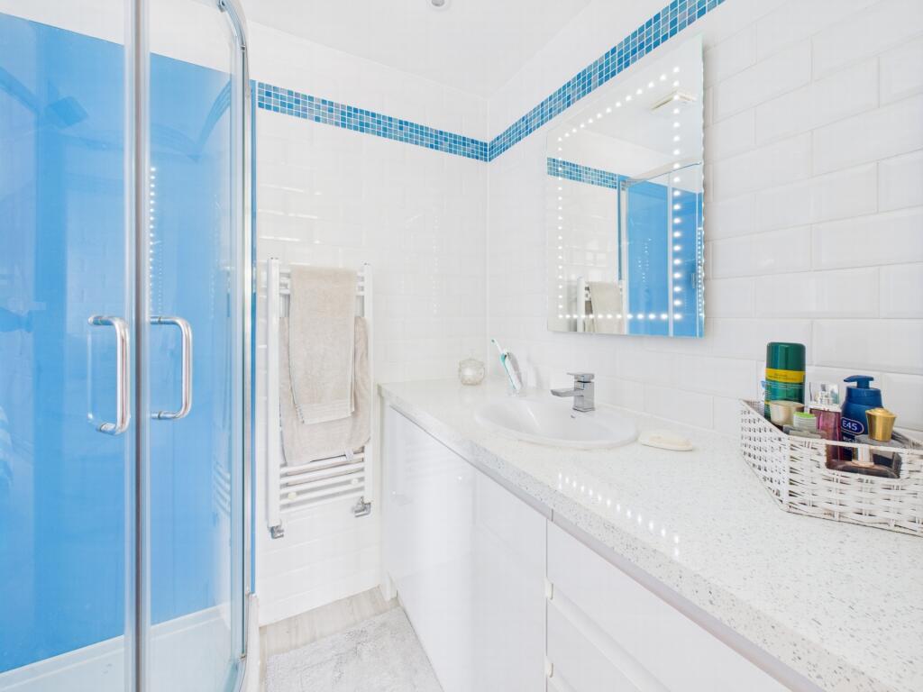 En Suite Shower Room