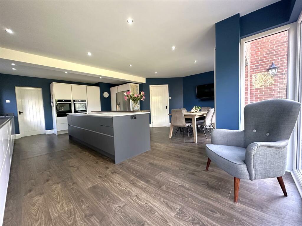 Living/Dining Kitchen 515