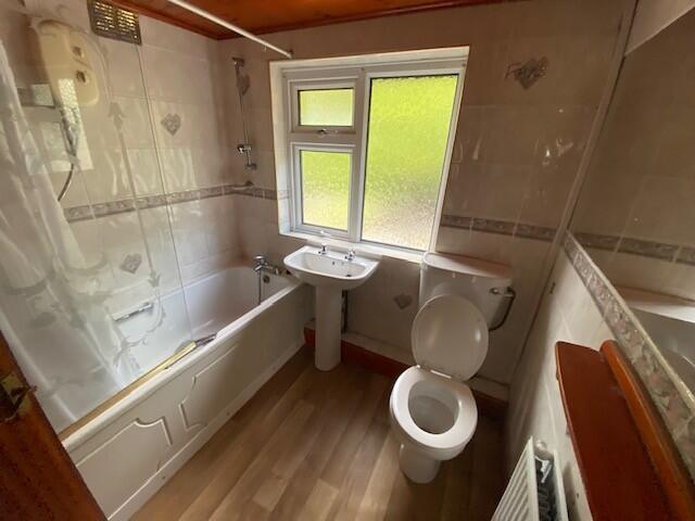 Bathroom T202508051635.jpg