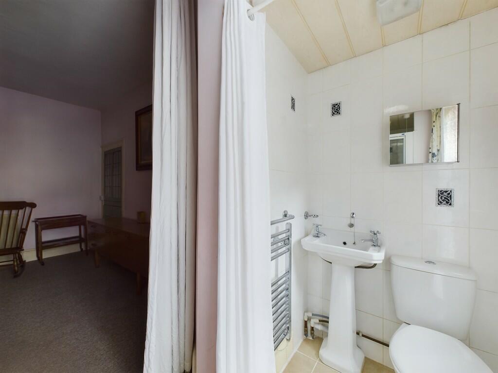 CAM03974G0-PR0024...