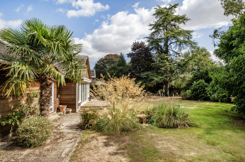 1340896-7-68a7041...