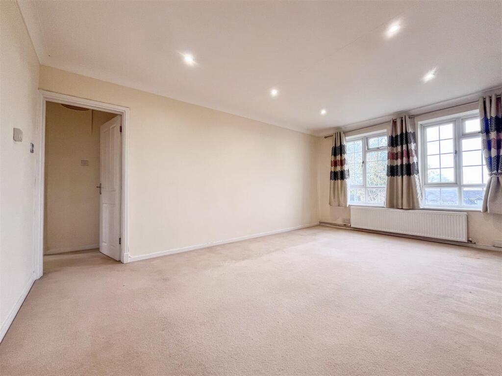 lounge 2.jpg