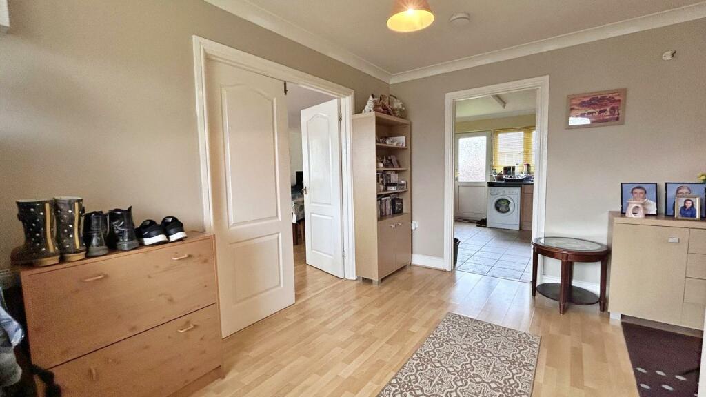 Hallway 2.jpg