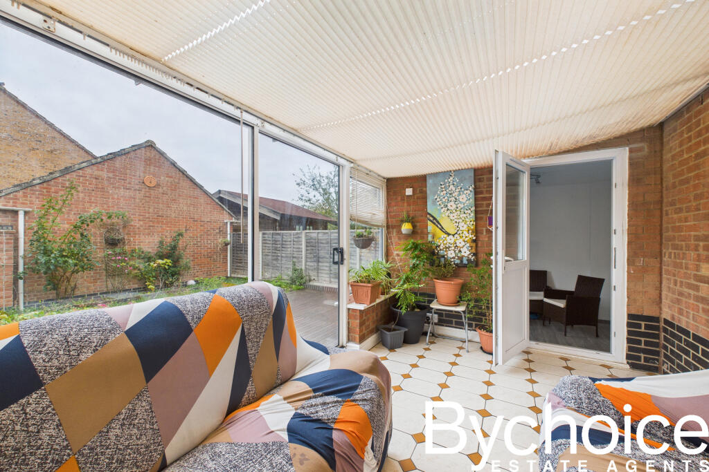 CAM05454G0-PR0063-STILL003