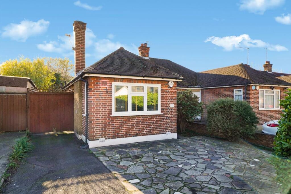 Eastern Avenue, Pinner, HA5