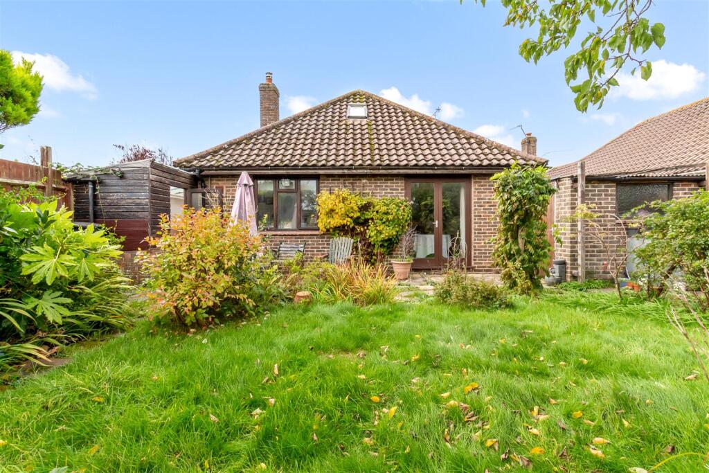 8 Midhurst Close-016.jpg