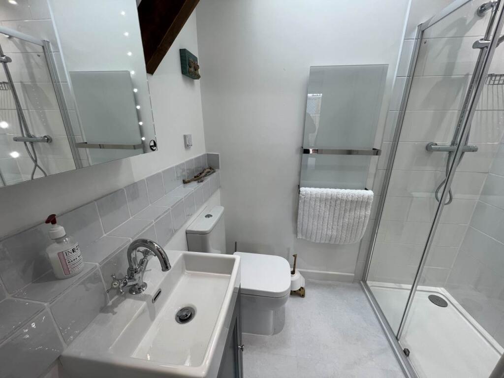EN SUITE