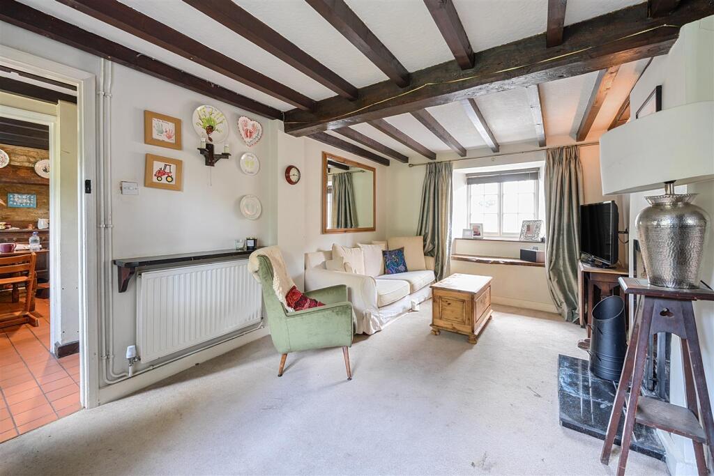 9 High Street, Blisworth (17).jpg