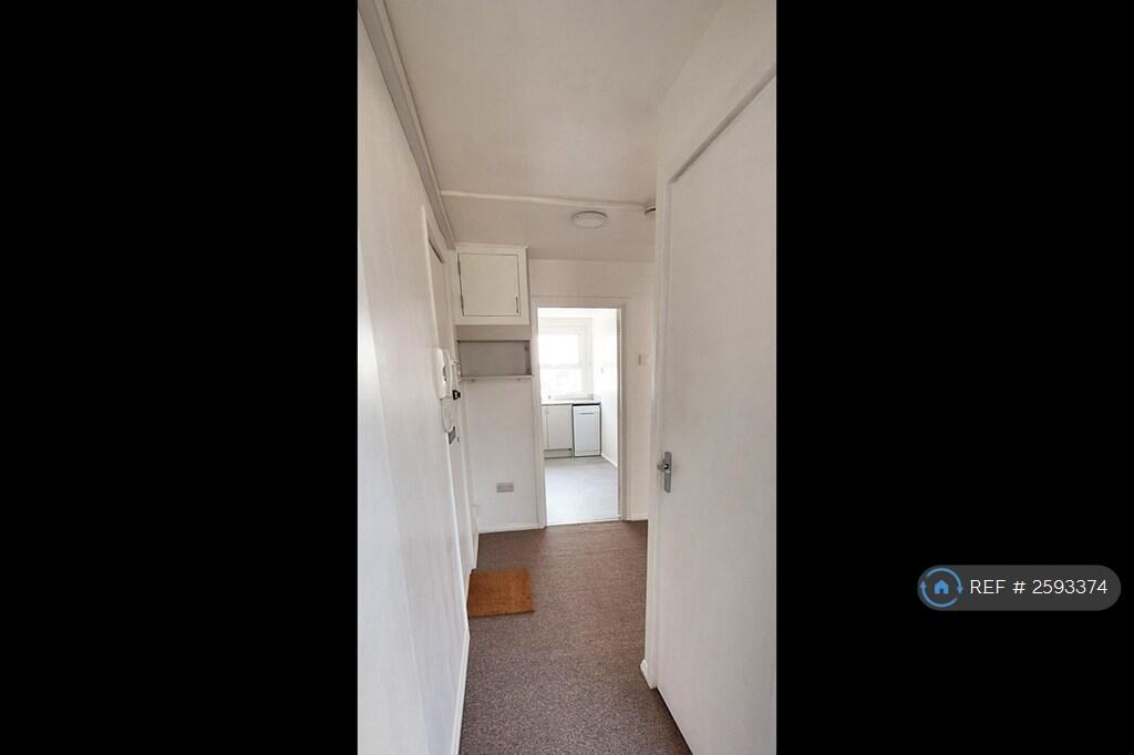 Hallway / Kitchen South Facing